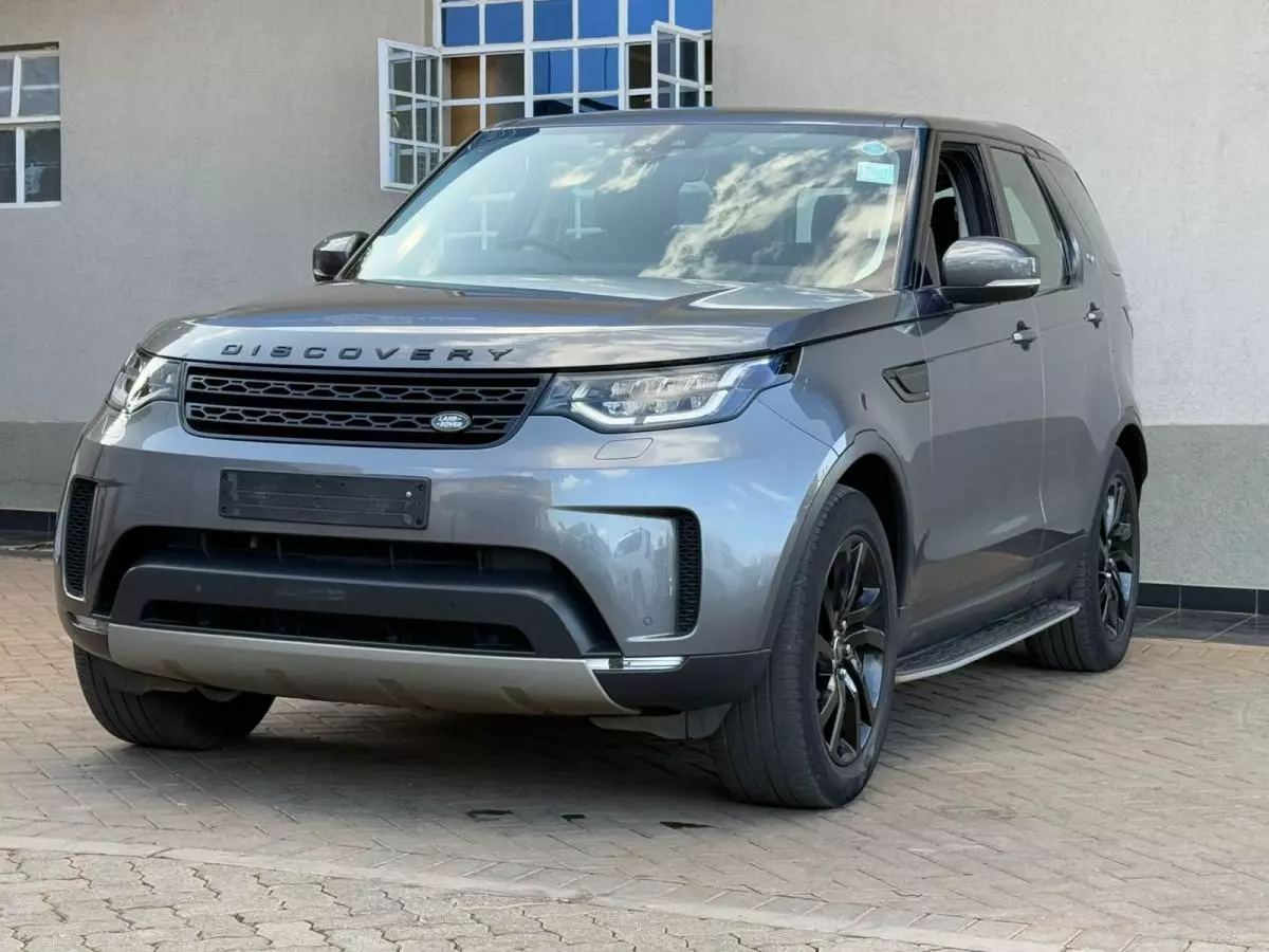 Land Rover Discovery   - 2017