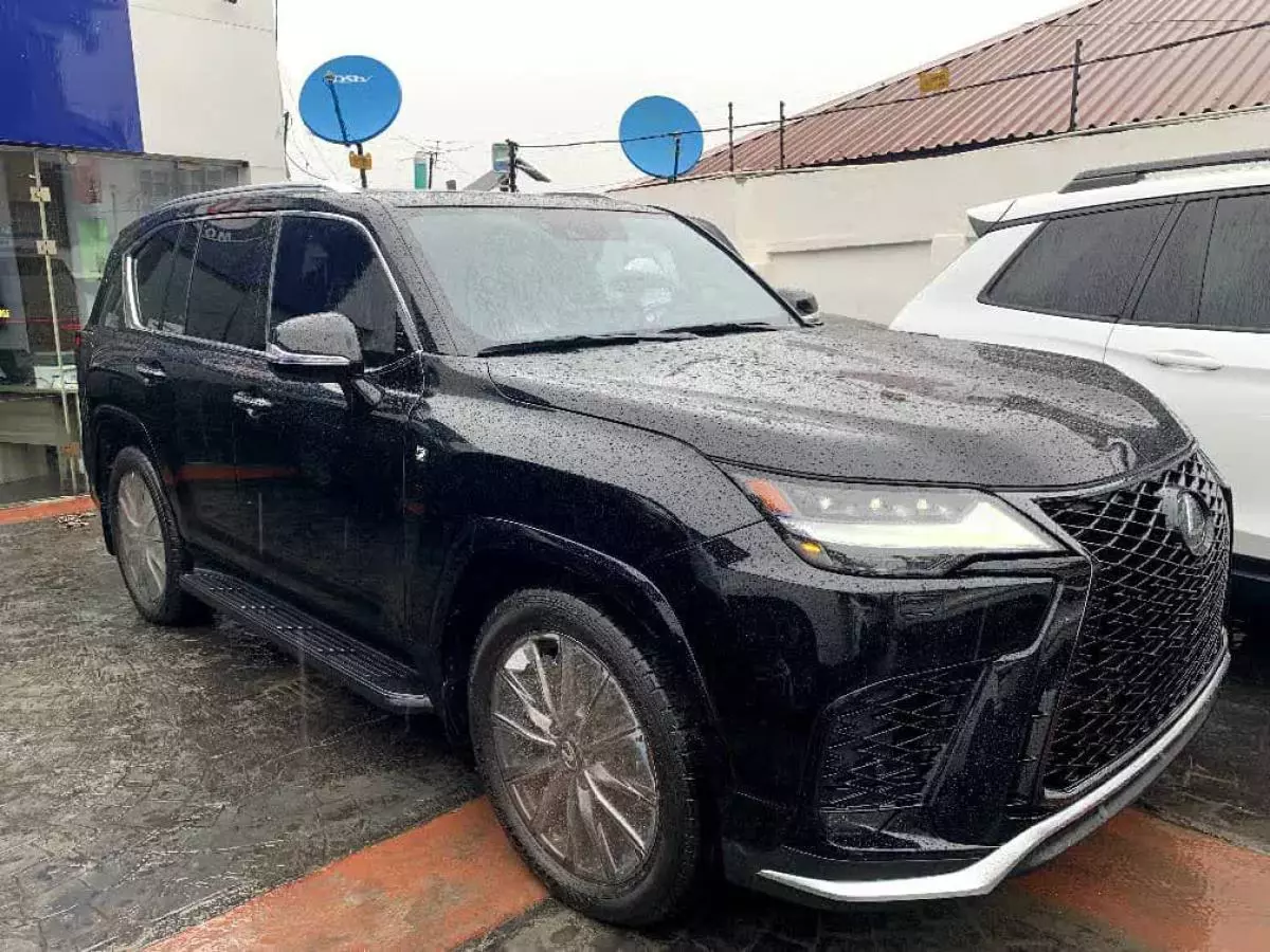 Lexus LX 600   - 2022