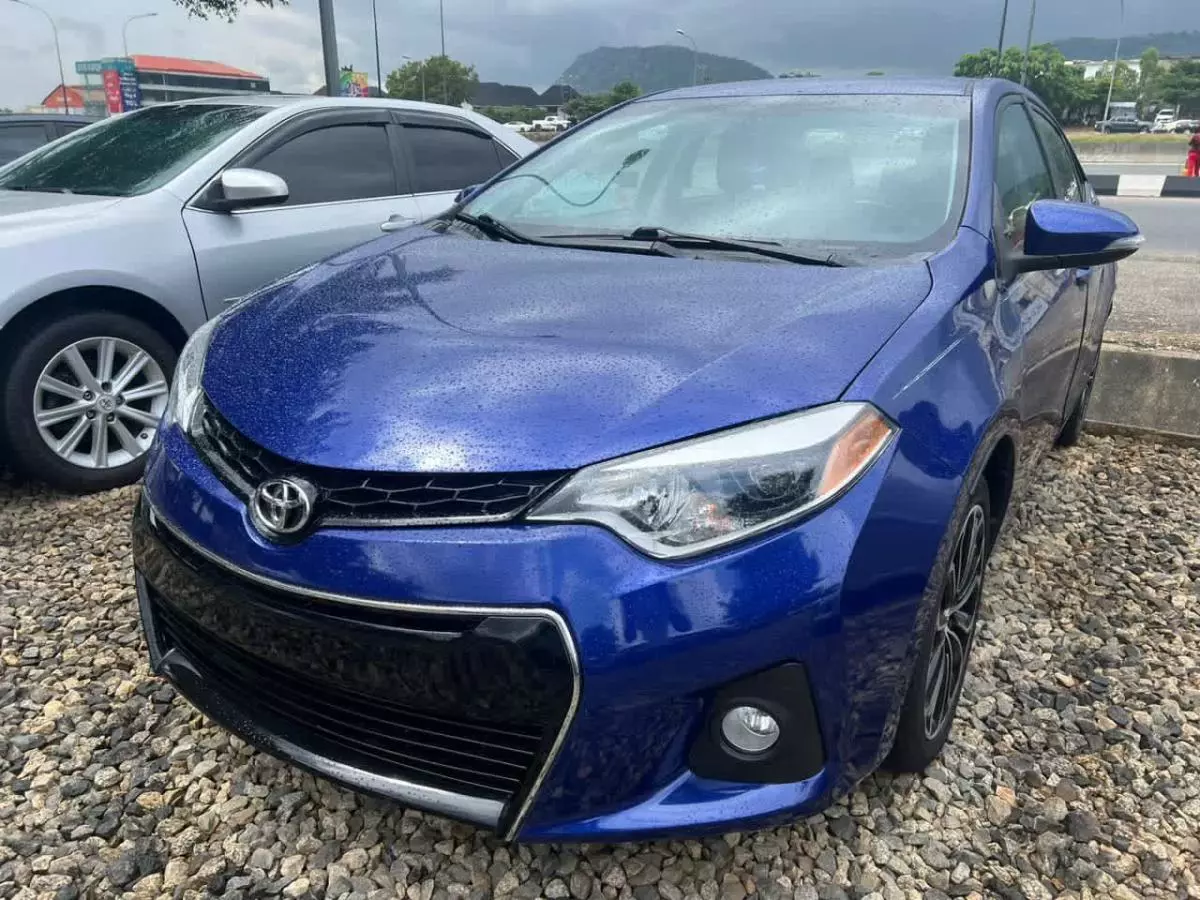 Toyota Corolla   - 2014