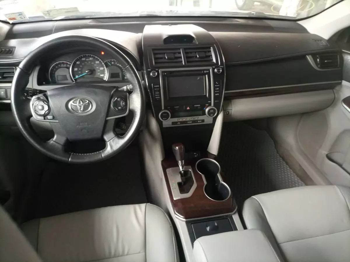 Toyota Camry - 2012