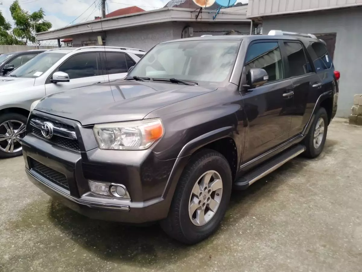 Toyota 4-Runner   - 2010