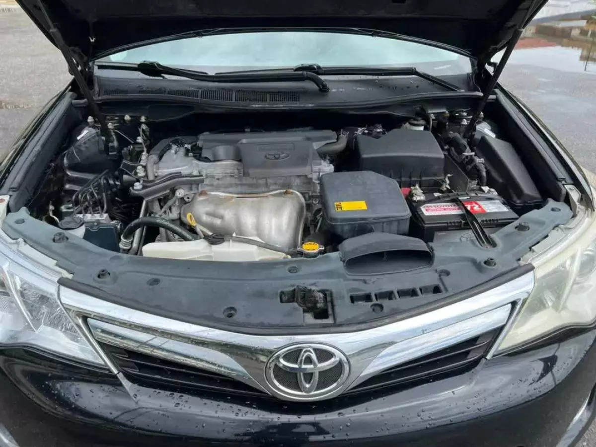 Toyota Camry   - 2012