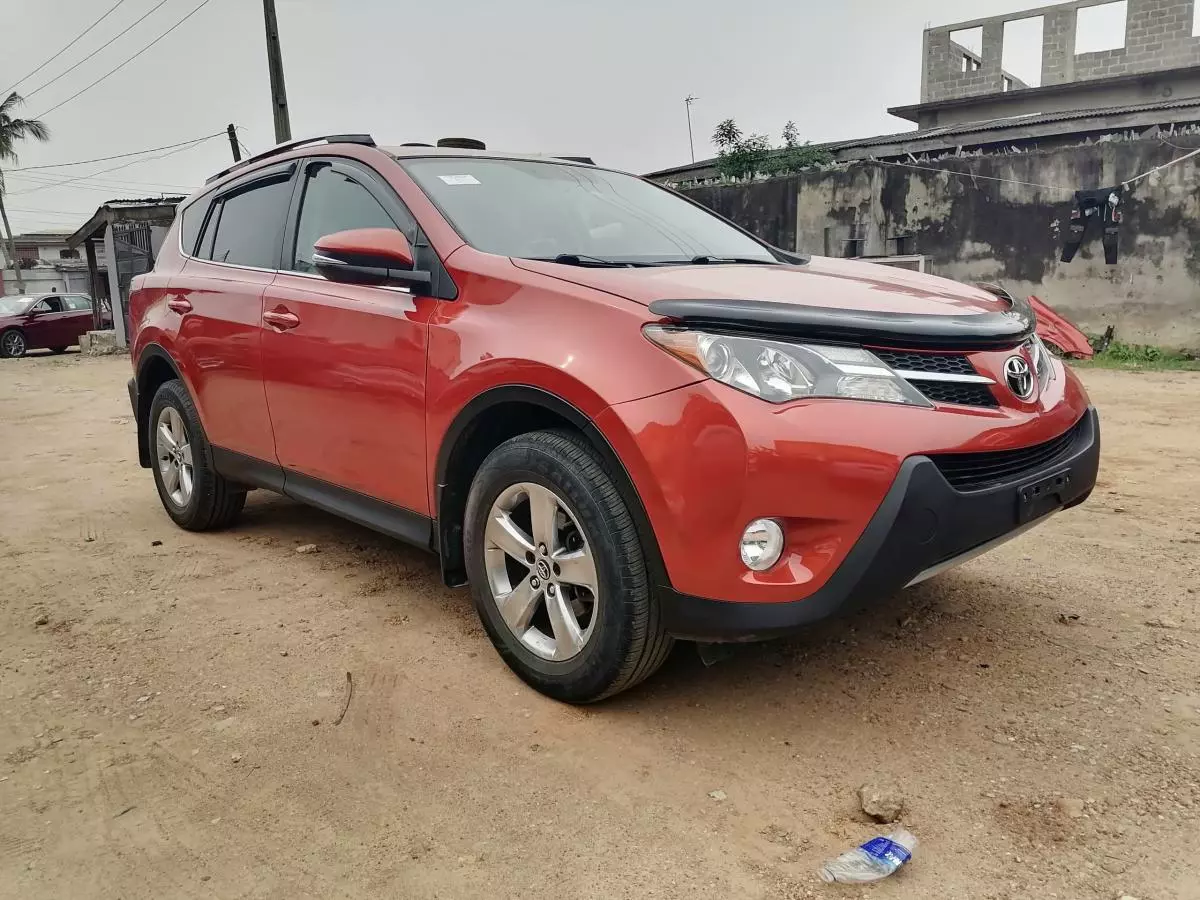 Toyota RAV 4   - 2015