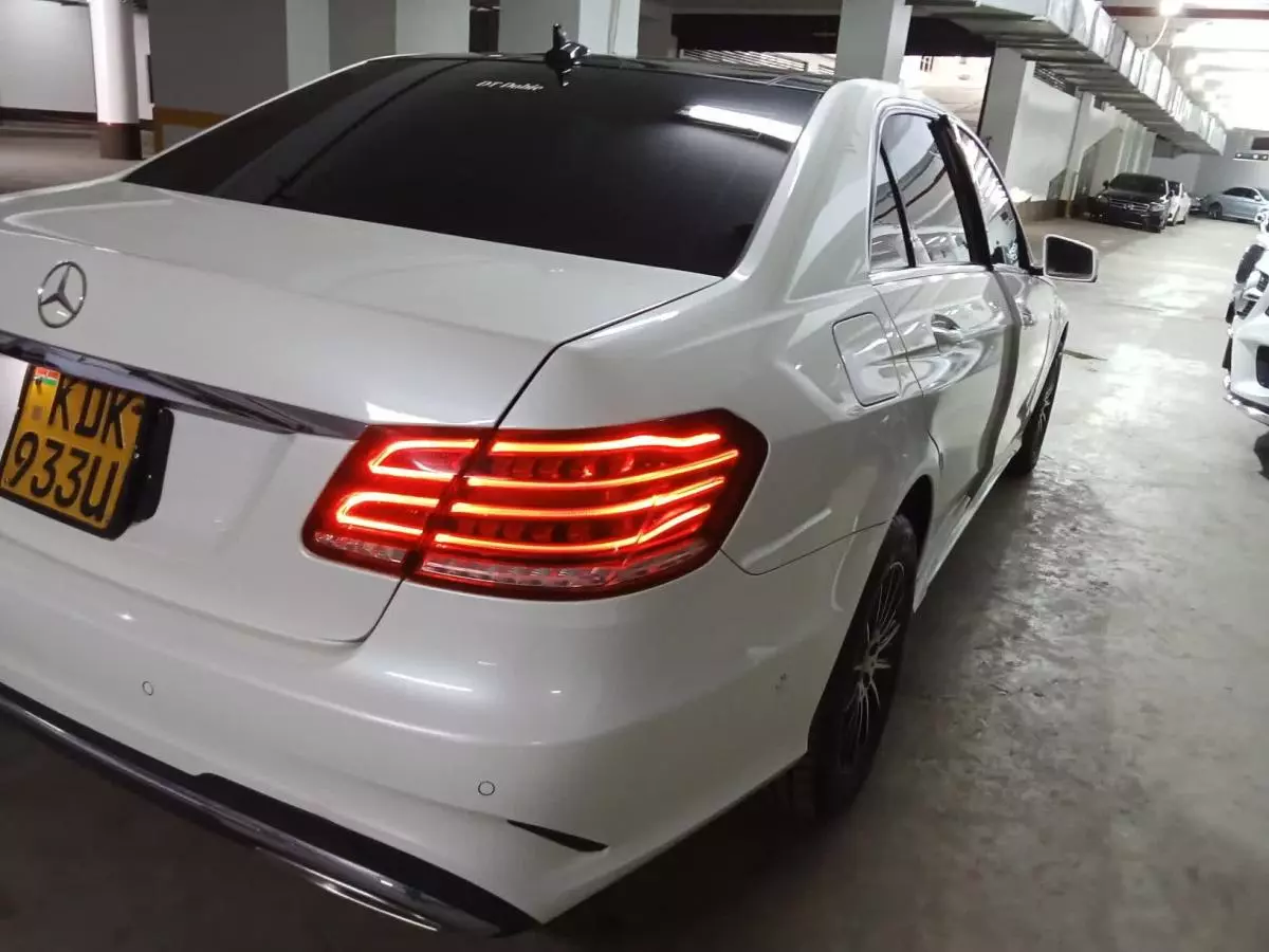 Mercedes-Benz E 300   - 2015