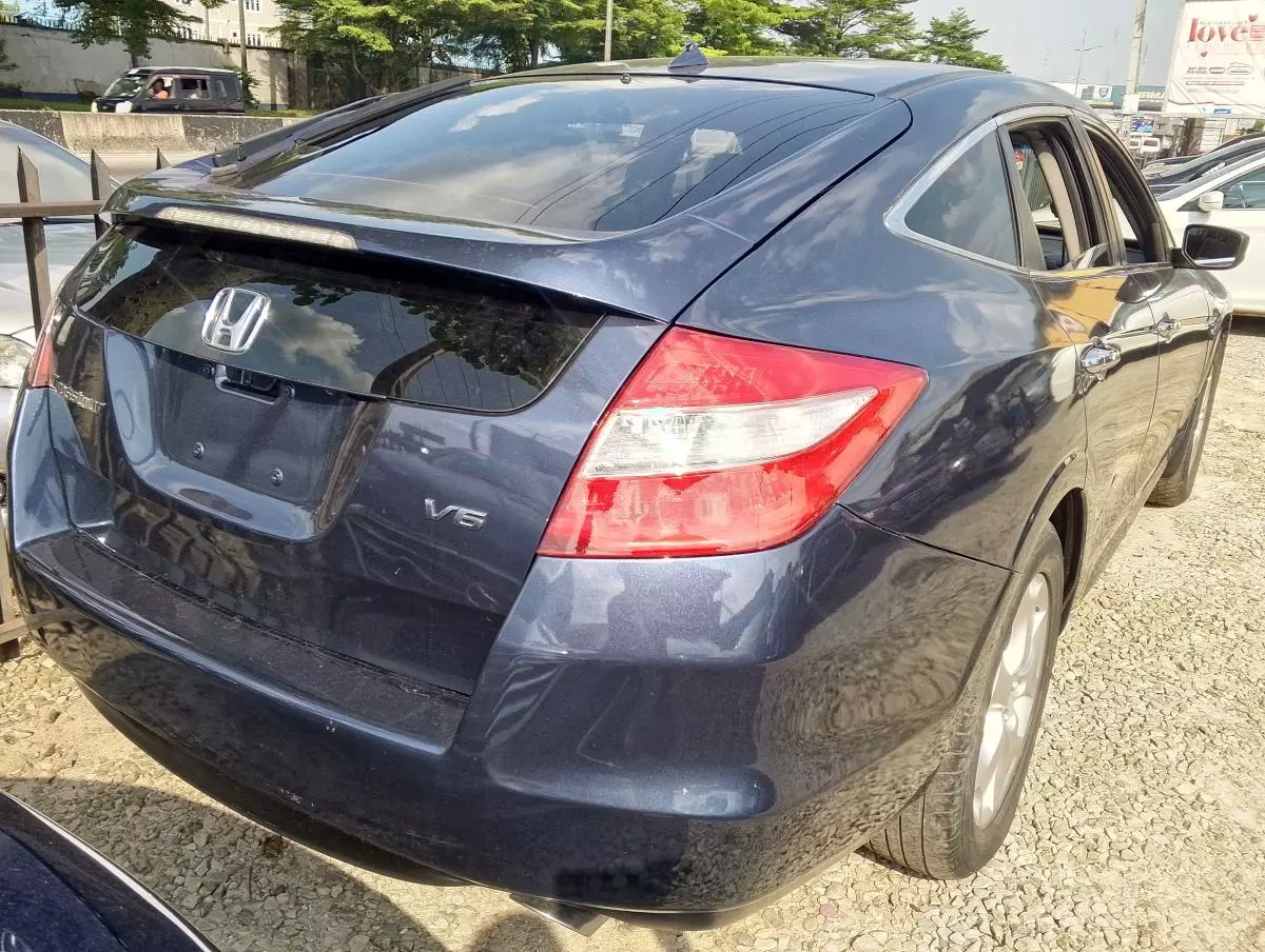 Honda Crosstour   - 2012