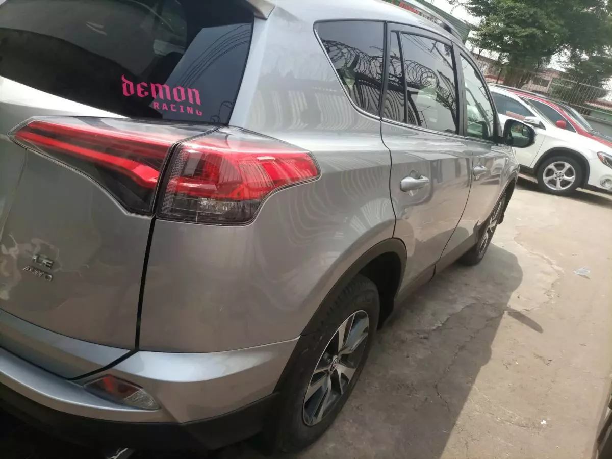 Toyota RAV 4 - 2018