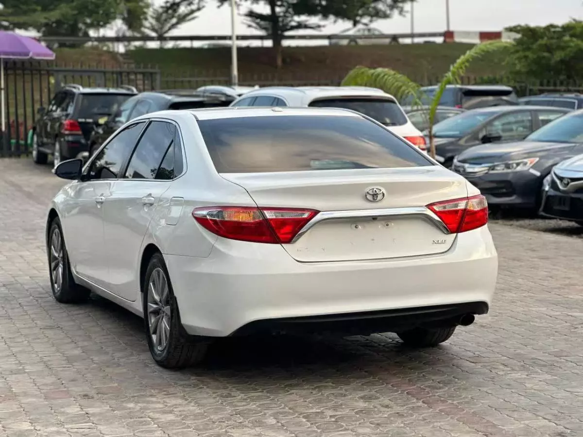 Toyota Camry   - 2015