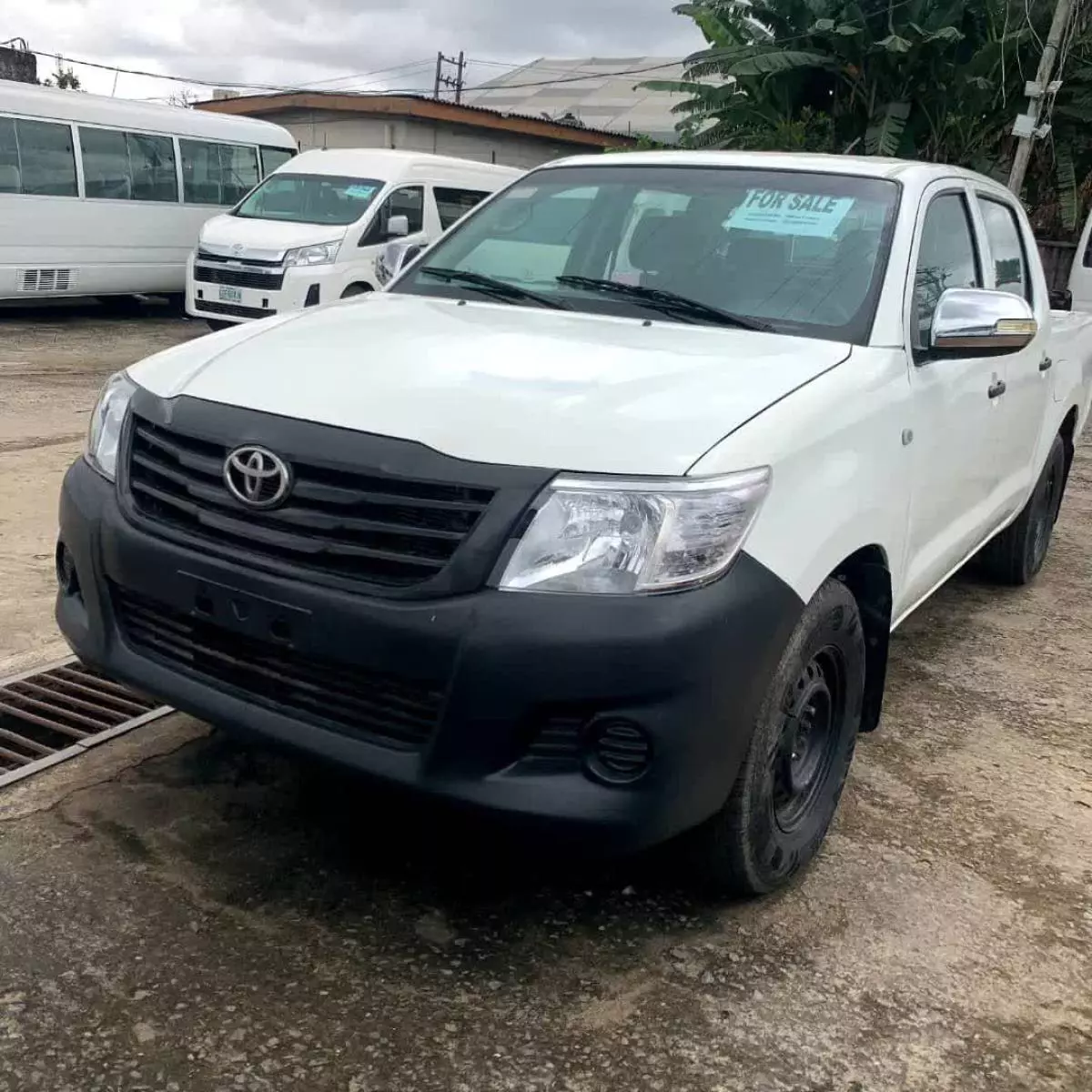 Toyota Hilux   - 2009