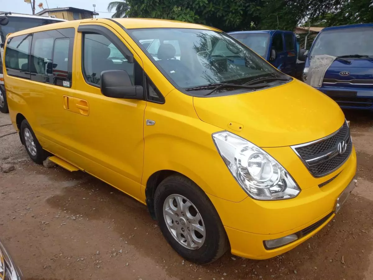 Hyundai H-1 Starex   - 2011