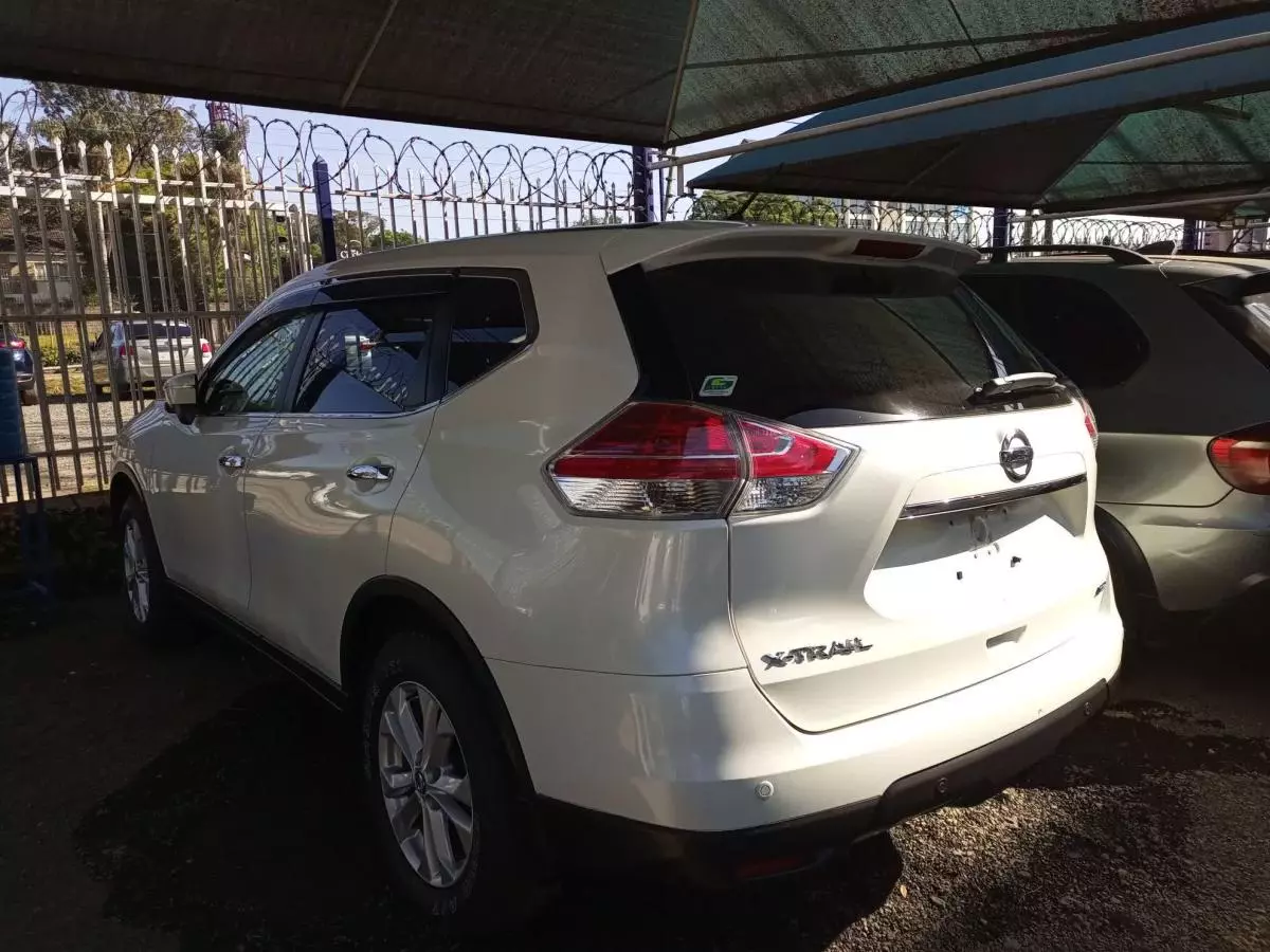 Nissan X-Trail - 2015