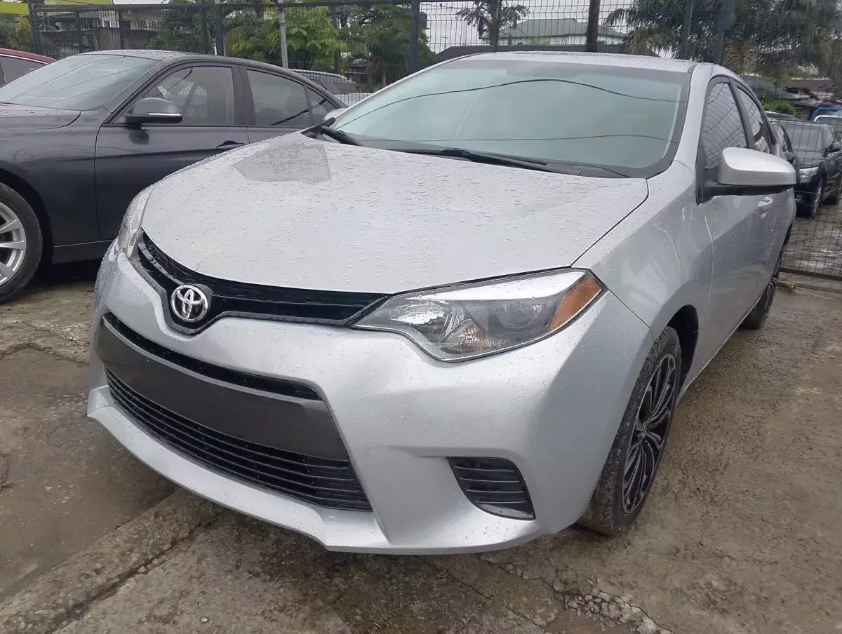 Toyota Corolla   - 2016