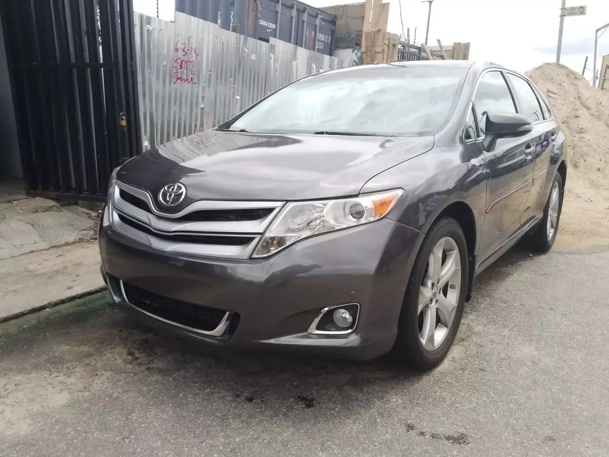 Toyota Venza   - 2015