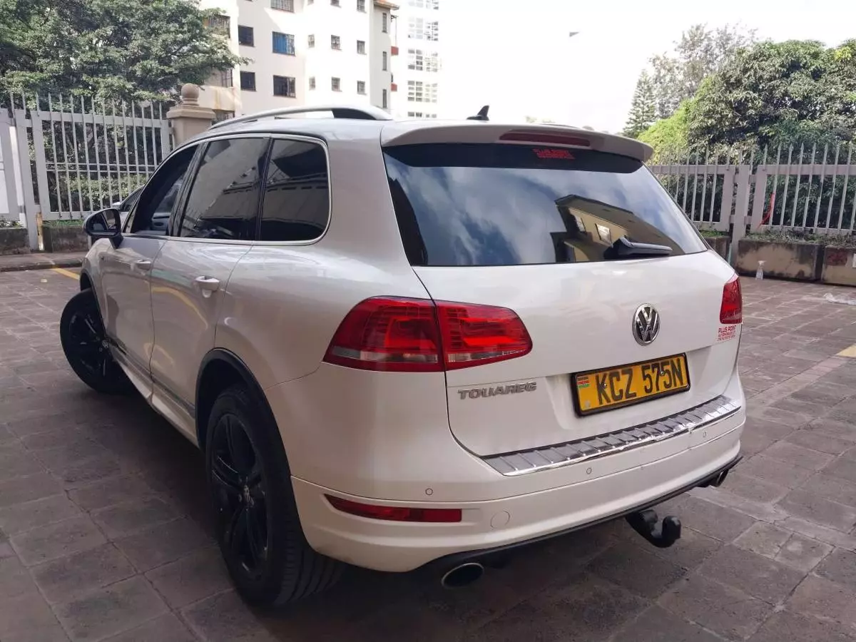 Volkswagen Touareg   - 2013