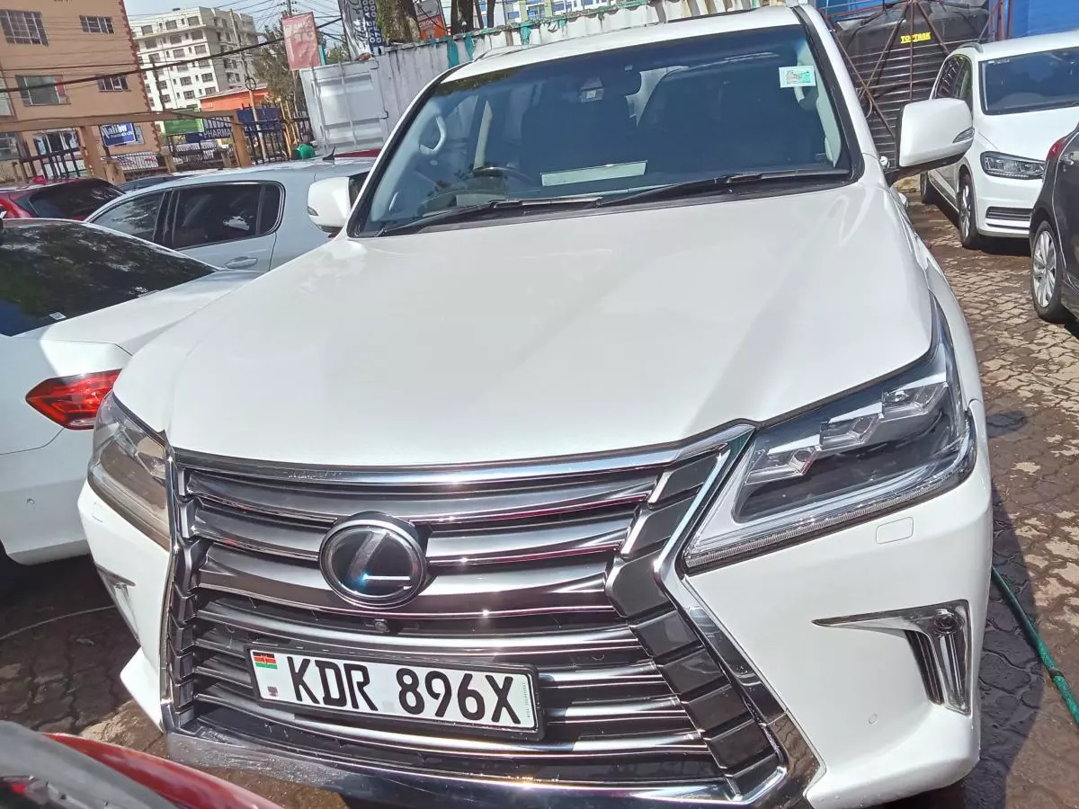 Lexus LX 570   - 2017