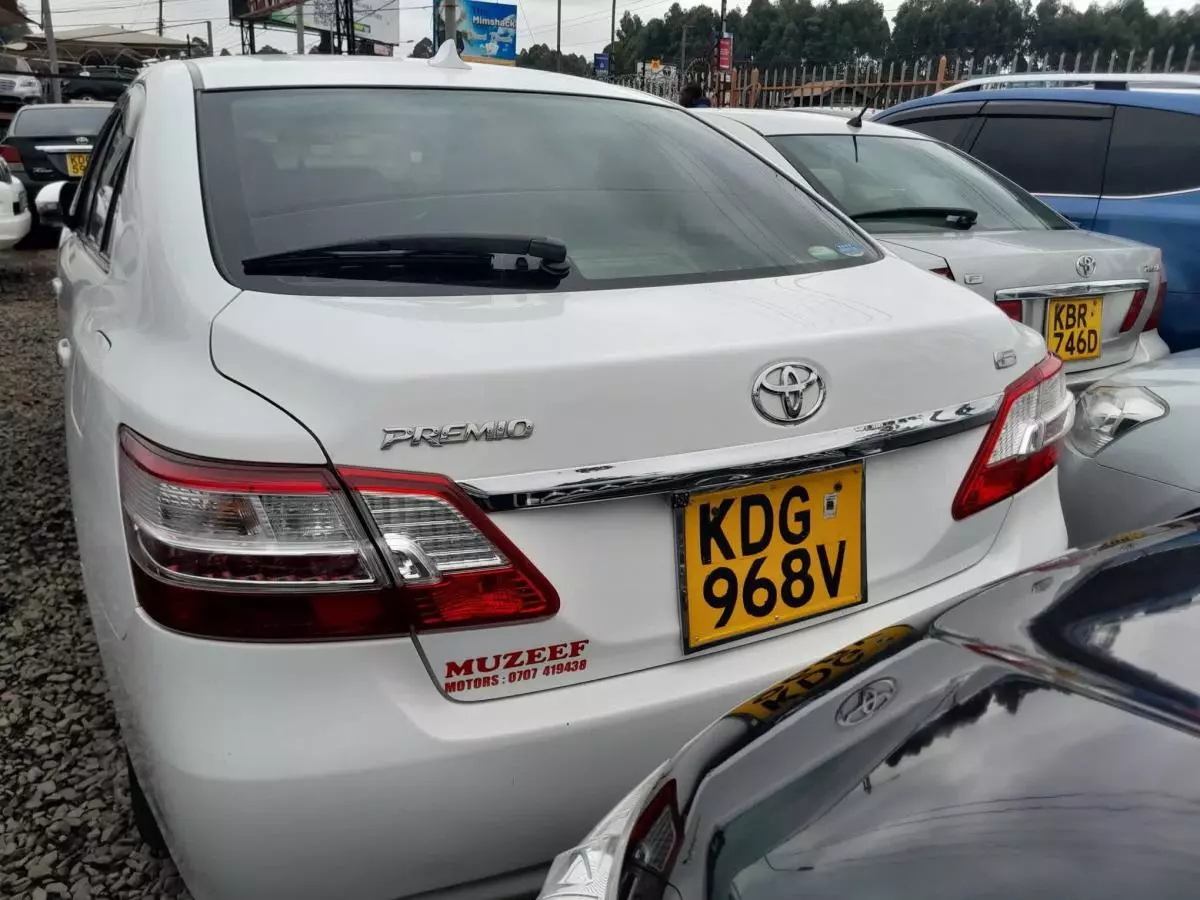 Toyota Premio  - 2014
