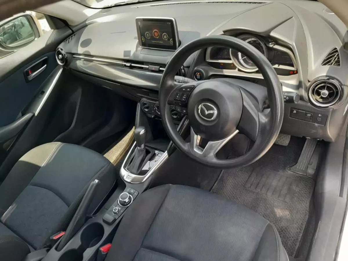 Mazda Demio  - 2015