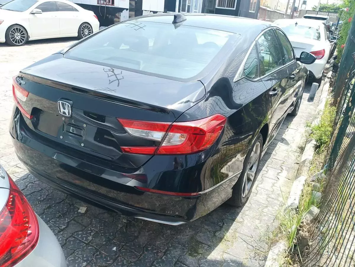 Honda Accord   - 2018