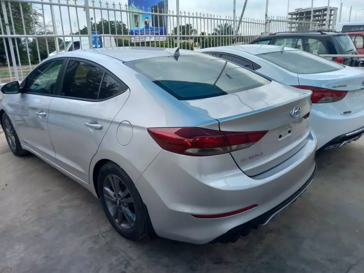 Hyundai Elantra   - 2018