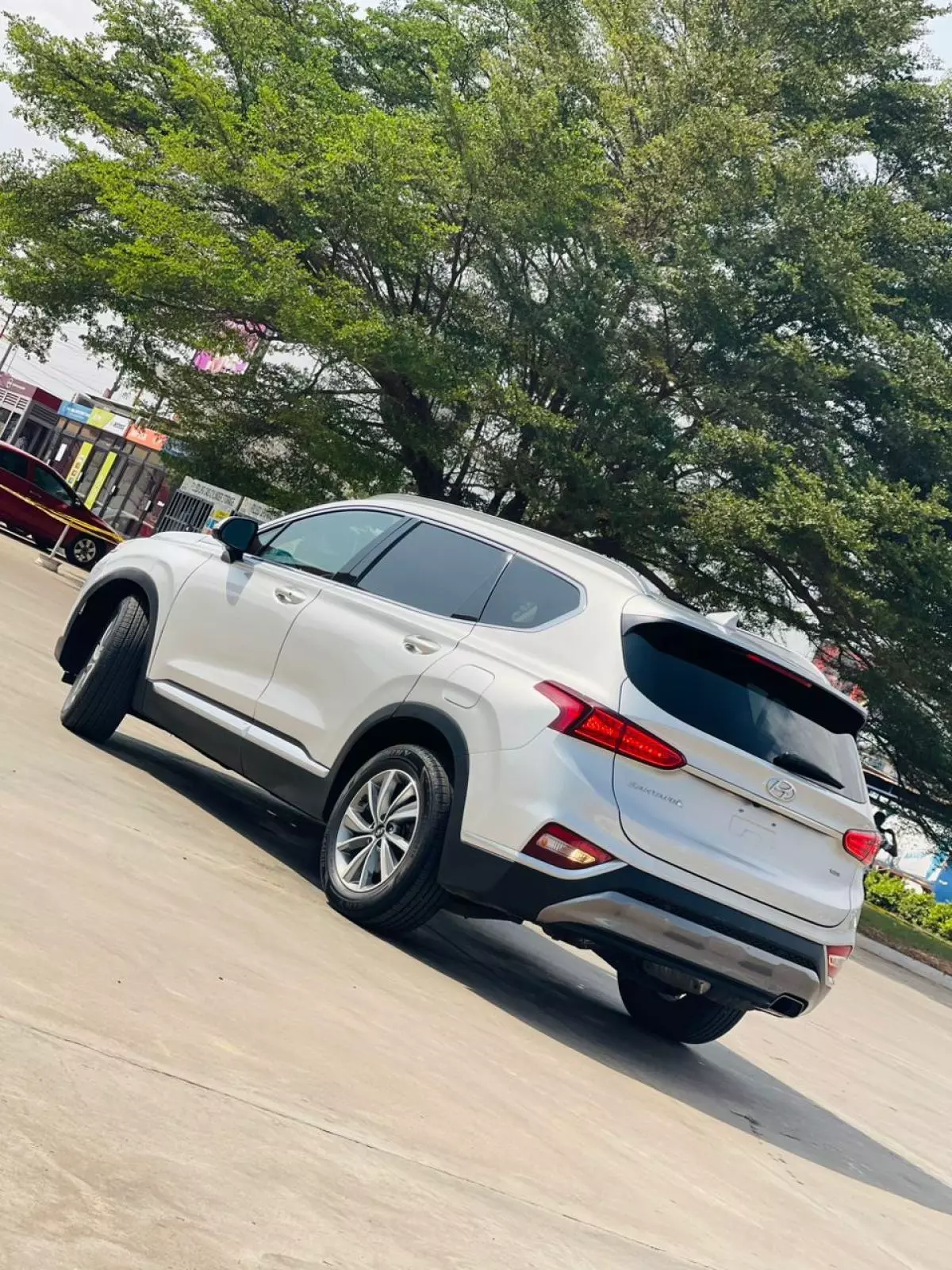 Hyundai Santa Fe   - 2019