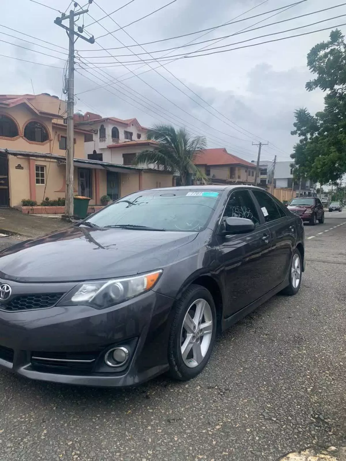 Toyota Camry   - 2013