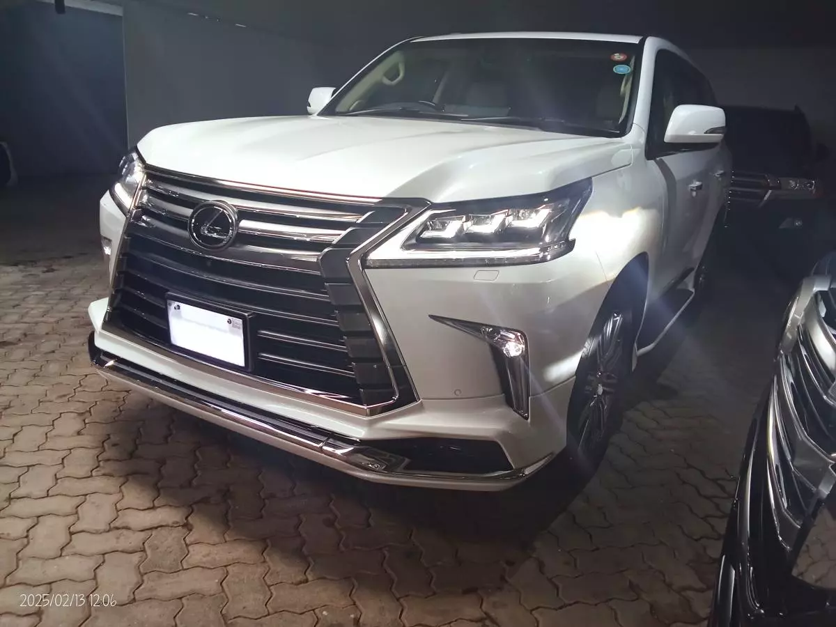 Lexus LX 570   - 2016