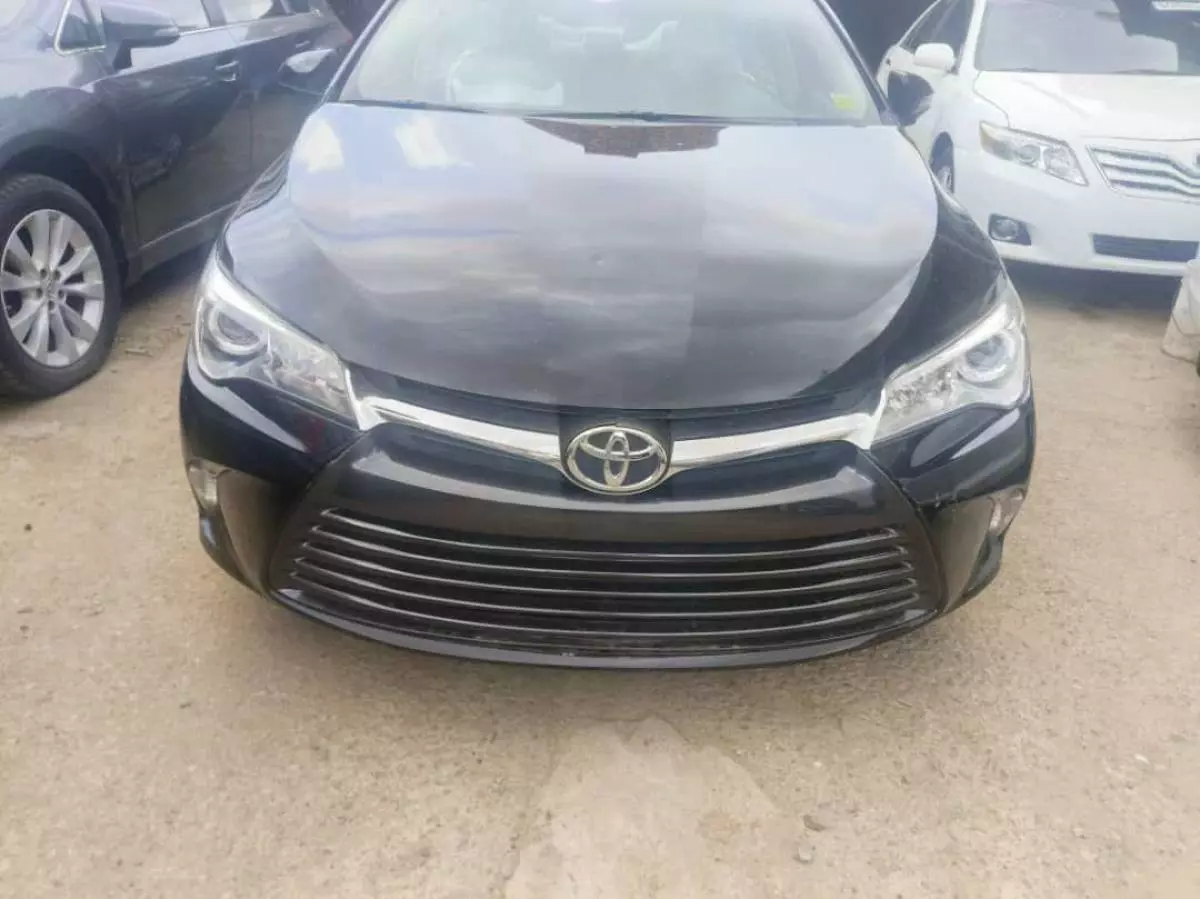 Toyota Camry   - 2016