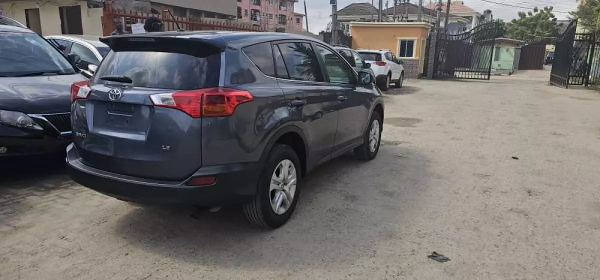 Toyota RAV 4   - 2013