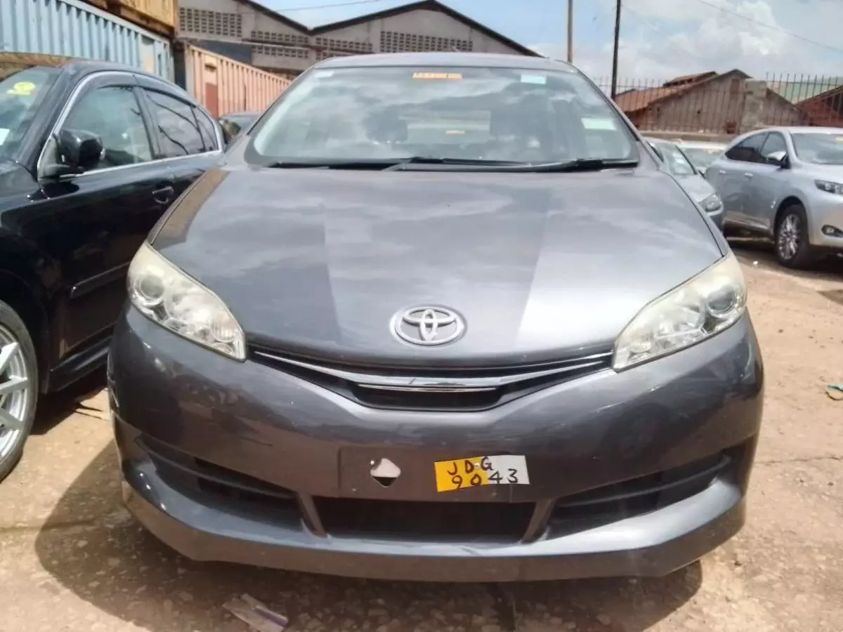 Toyota Wish - 2010