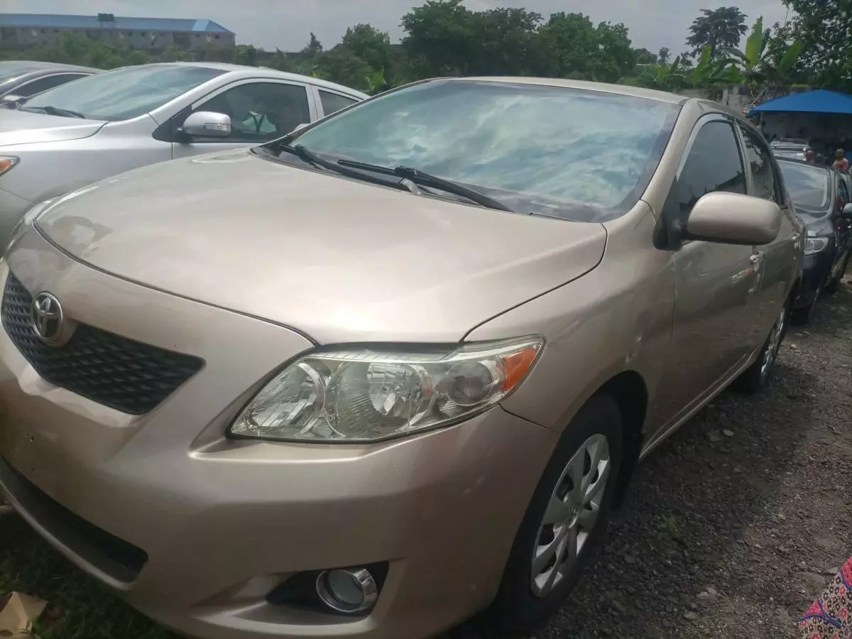 Toyota Corolla - 2010