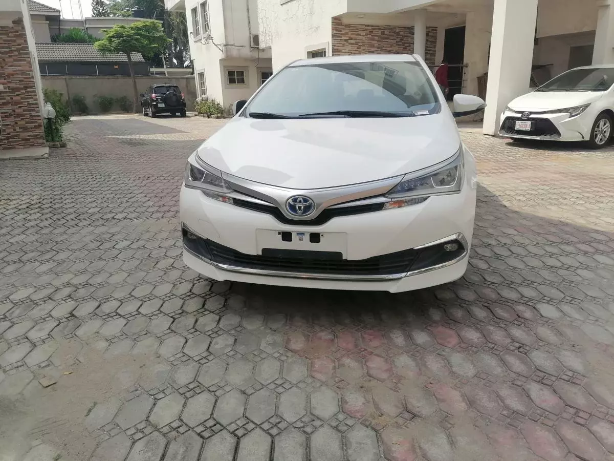 Toyota Corolla Hybrid    - 2019