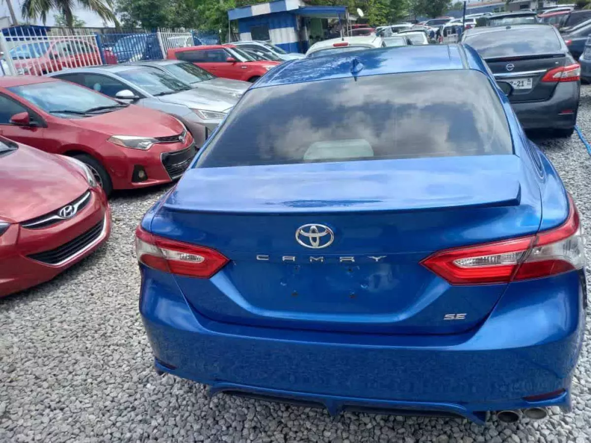 Toyota Camry   - 2019