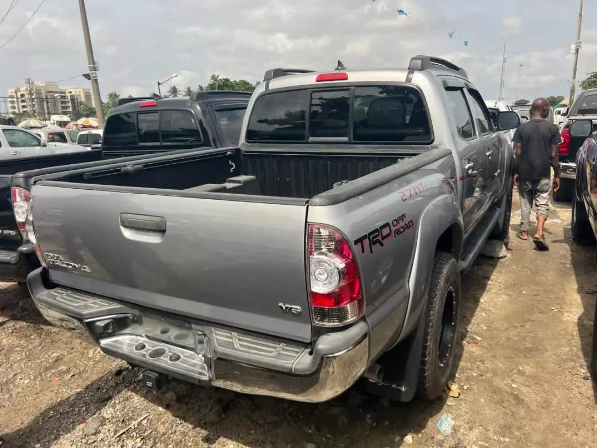 Toyota Tacoma   - 2015