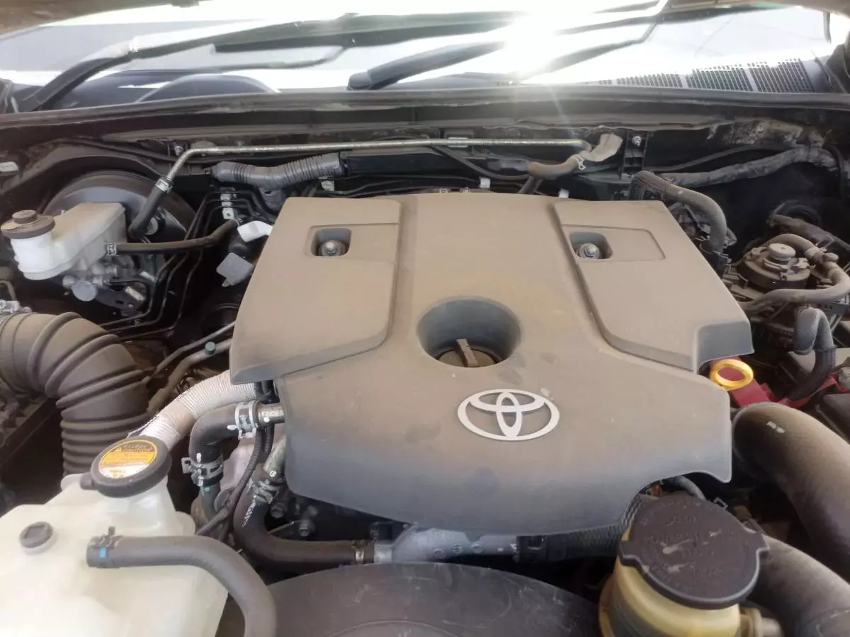 Toyota Hilux    - 2019