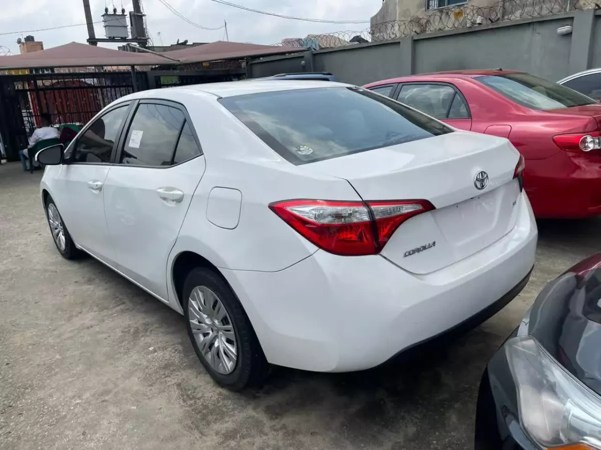 Toyota Corolla   - 2015