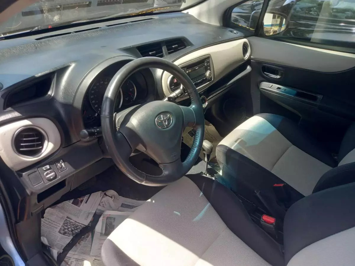 Toyota Yaris   - 2011