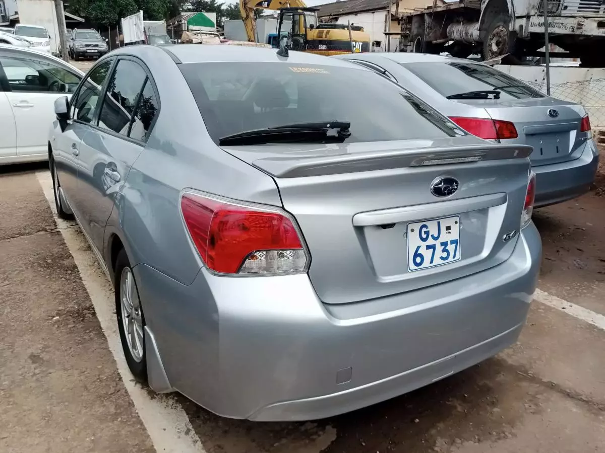 Subaru Legacy    - 2014