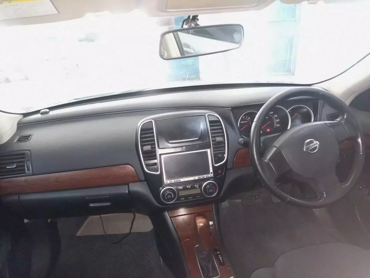 Nissan Bluebird - 2011