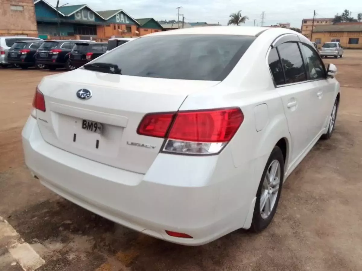 Subaru Legacy - 2010