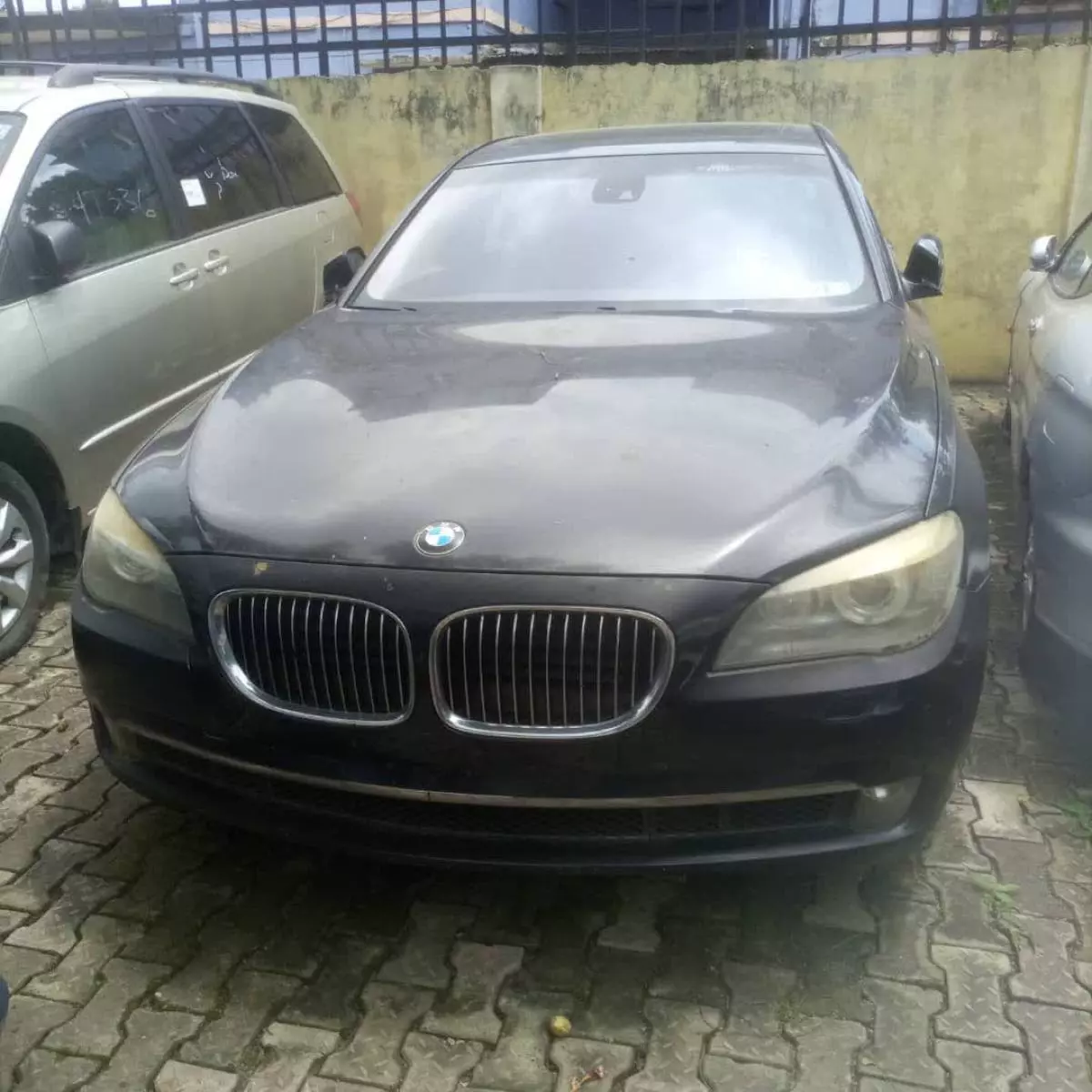 BMW 750   - 2011