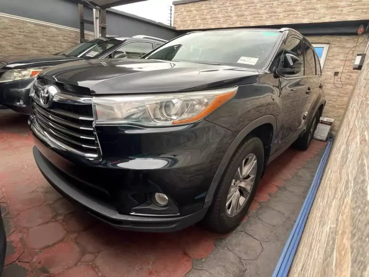 Toyota Highlander   - 2015