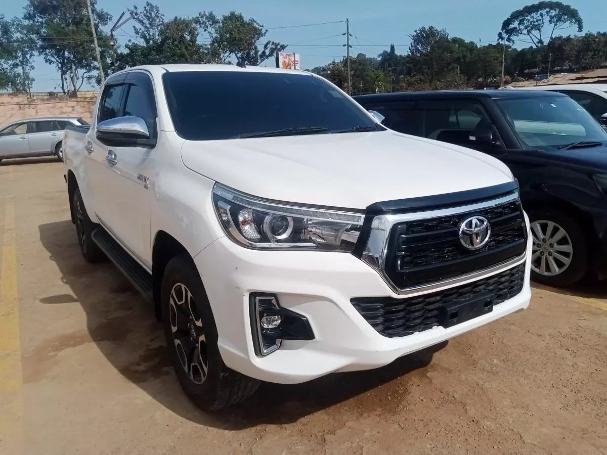 Toyota Hilux   - 2018