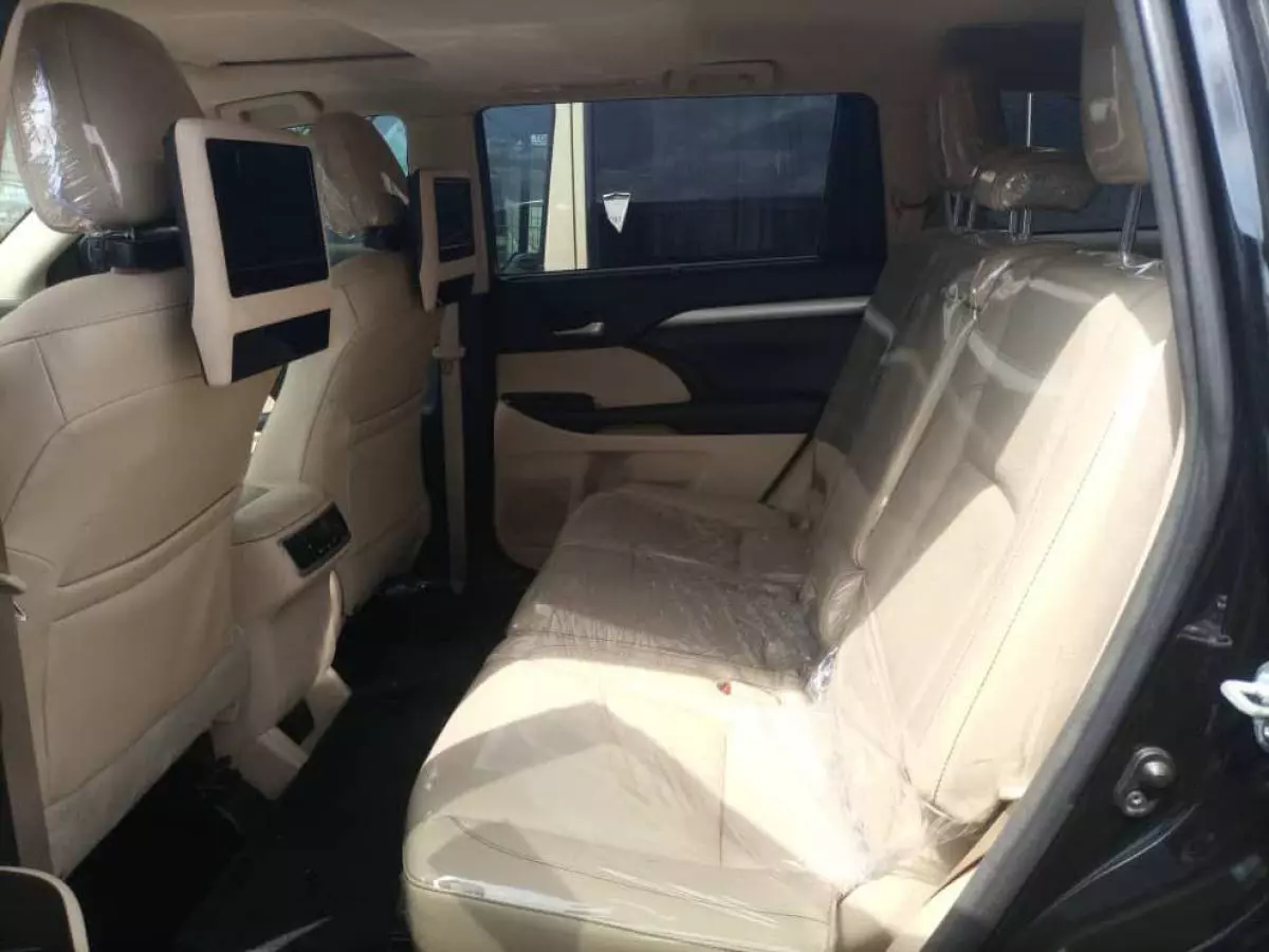 Toyota Highlander - 2015