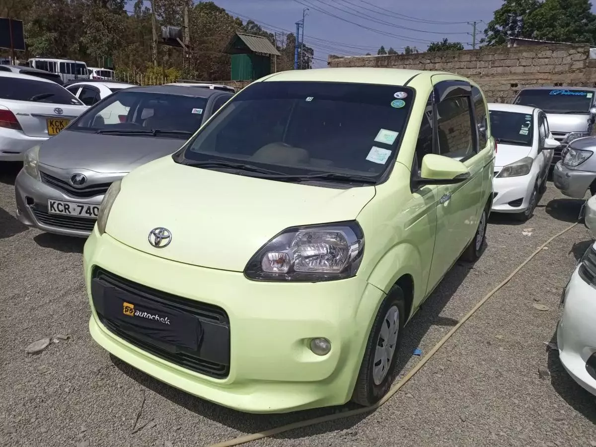 Toyota Porte - 2014