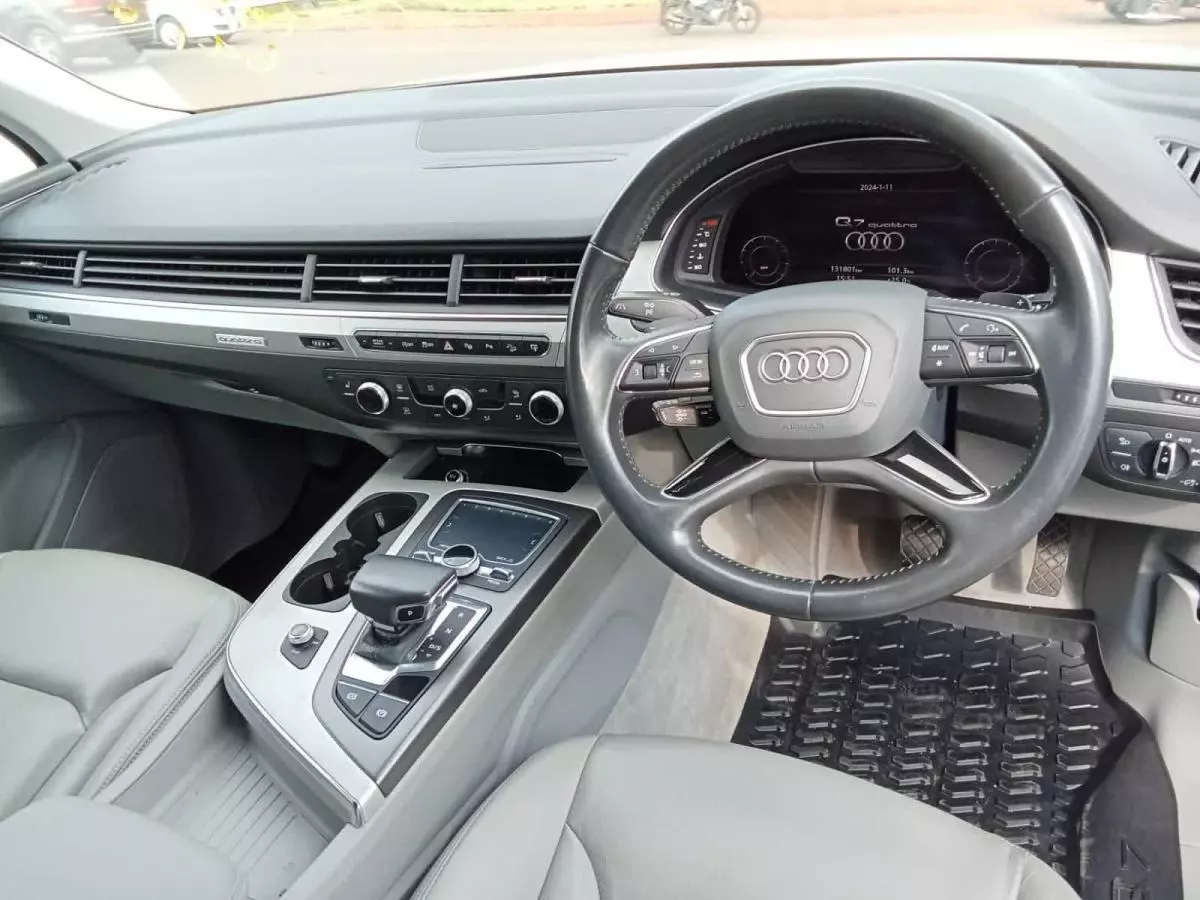 Audi Q7   - 2017