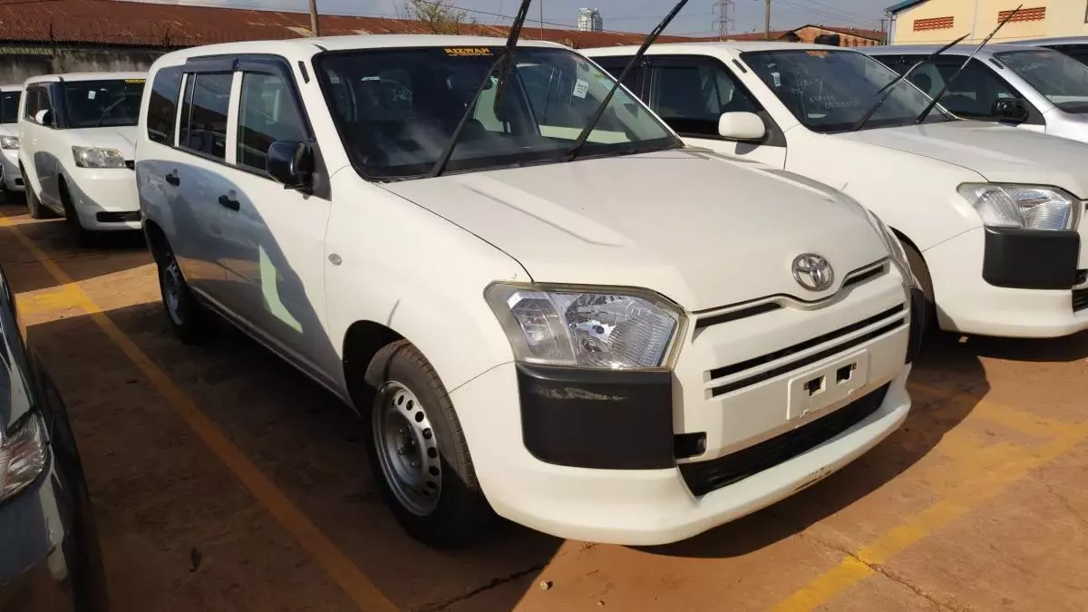 Toyota Probox  - 2017