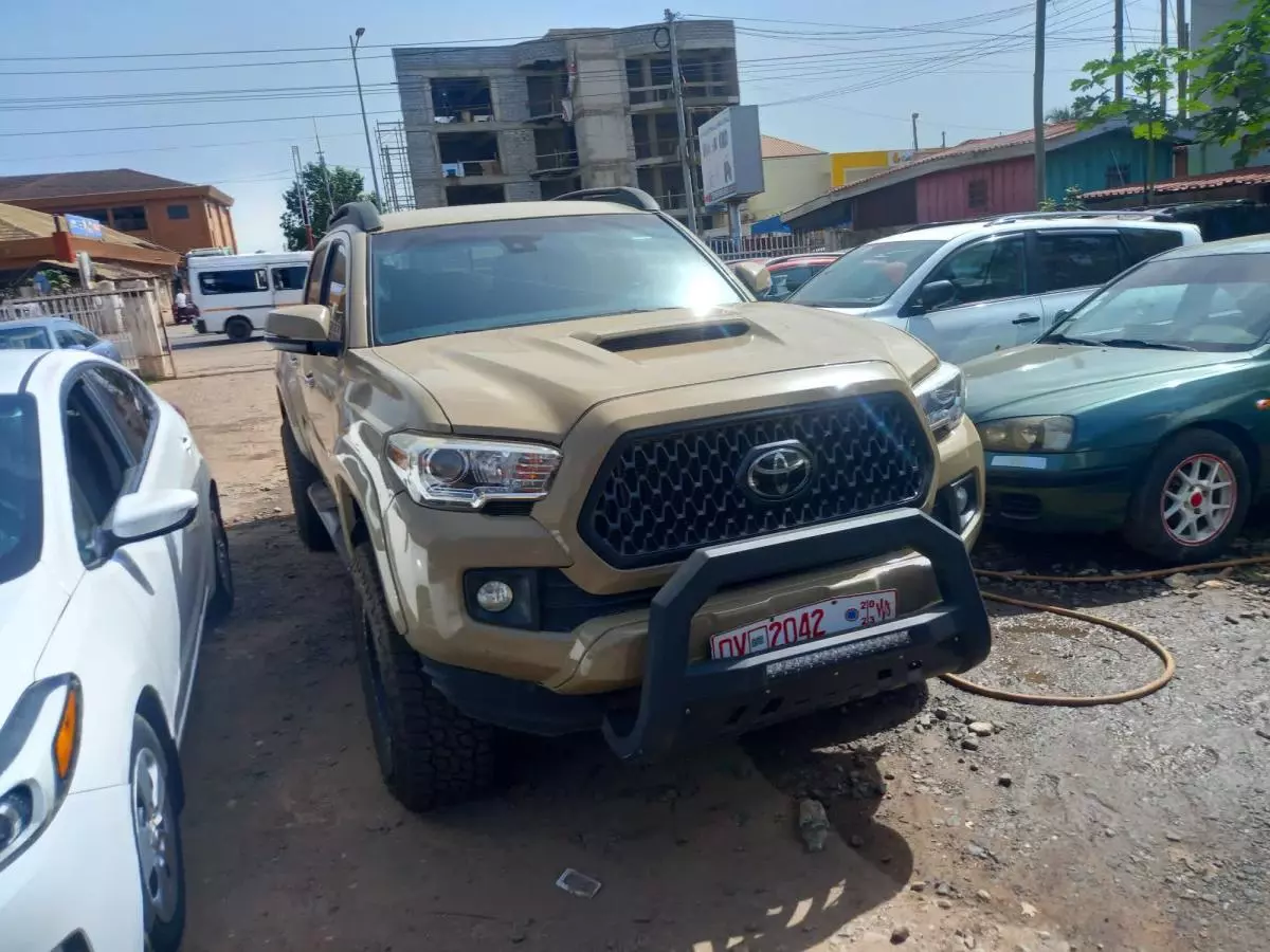 Toyota Tacoma   - 2018