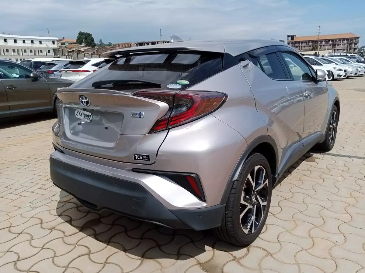 Toyota C-HR   - 2017