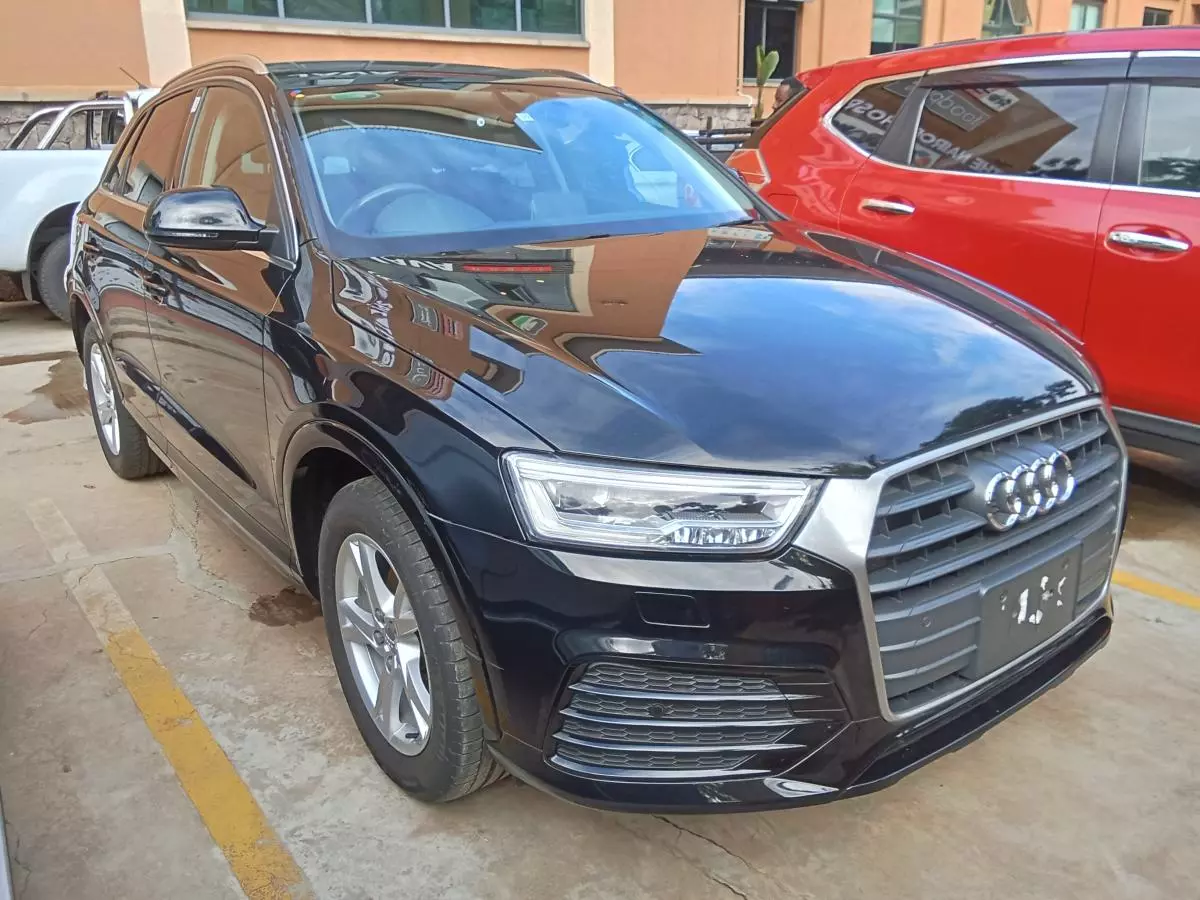 Audi Q3   - 2017