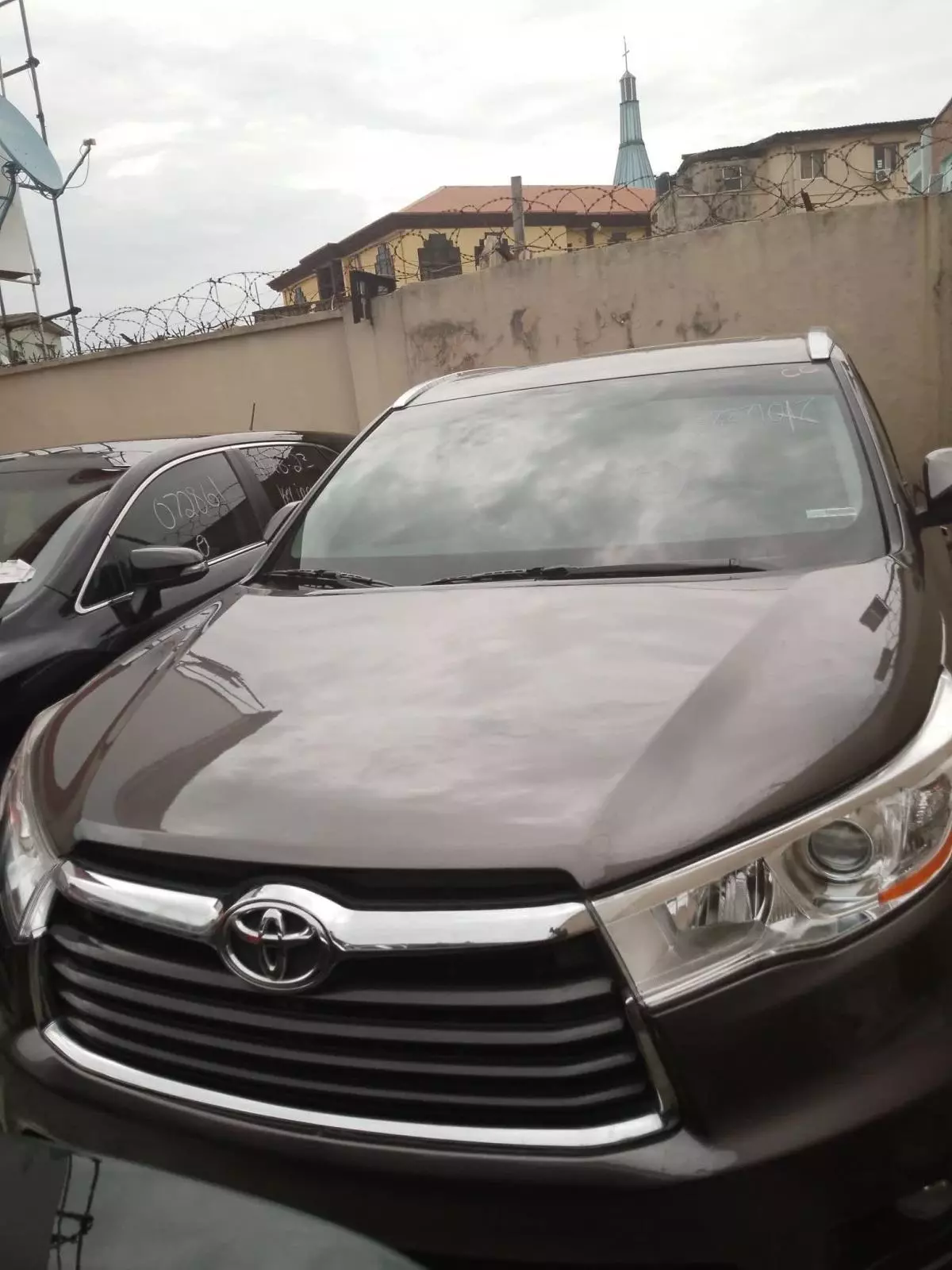 Toyota Highlander   - 2016