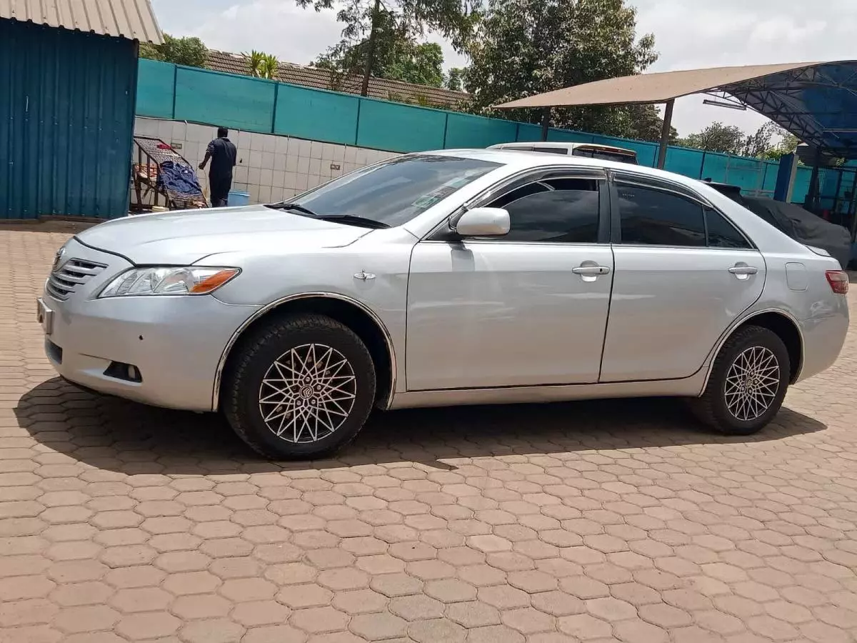 Toyota Camry - 2007